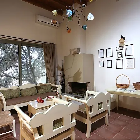 Achlada Mourtzanakis Residence